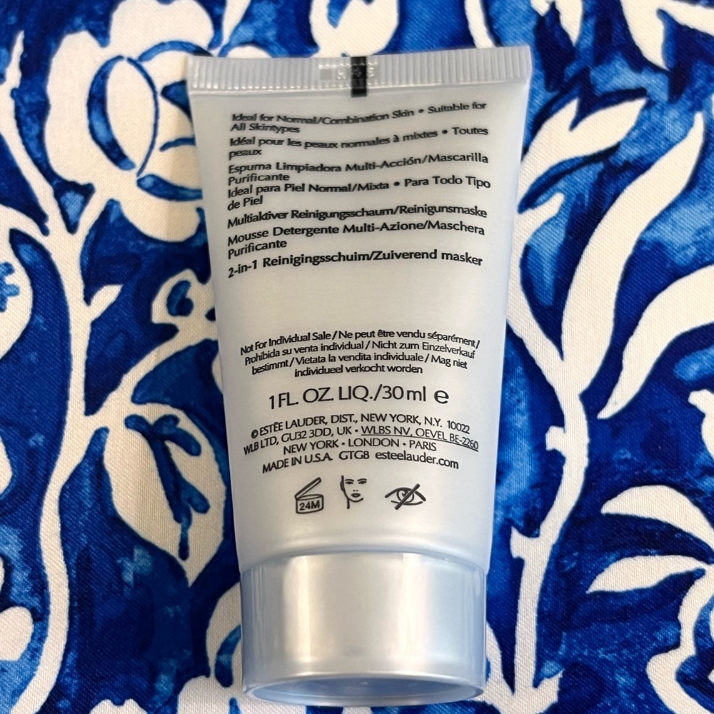 🆕 Estee Lauder Blue and White Floral Cosmetic Pouch - Picture 3 of 4